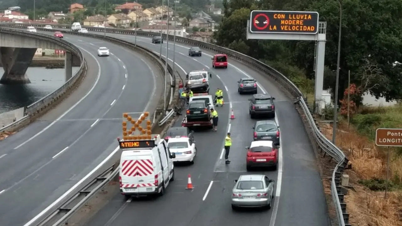 Autopista AP-9 a su paso por Pontevedra. EMILIO MOLDES (ARCHIVO)