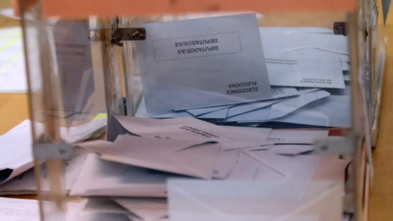 Unha urna. VICTORIA RODRÍGUEZ