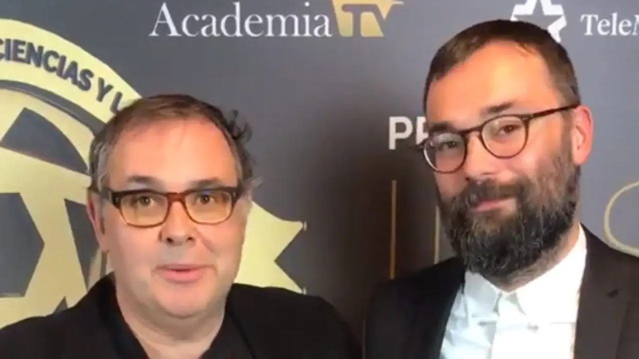 Premio para los guionistas de 'Hierro'. TWITTER