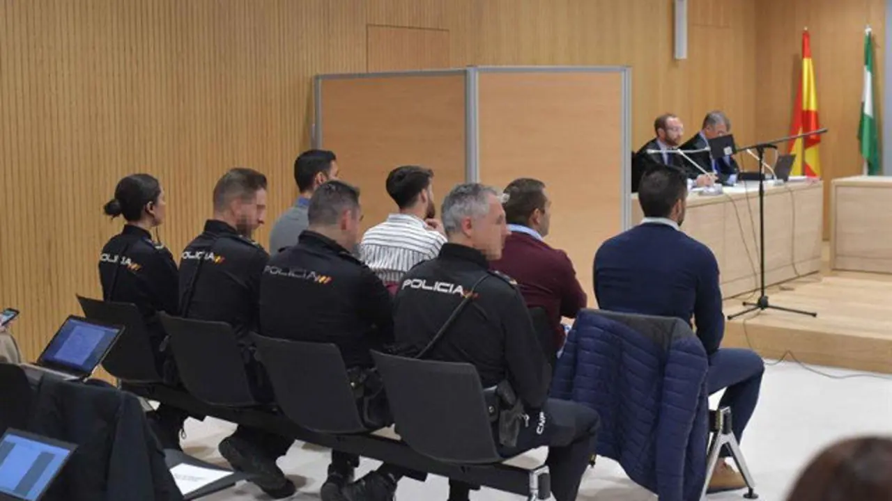 Los miembros de La Manada Alfonso Jesús Cabezuelo, José Ángel Prenda, Antonio Manuel Guerrero y Jesús Escudero, en el banquillo por el caso de Pozoblanco. EFE