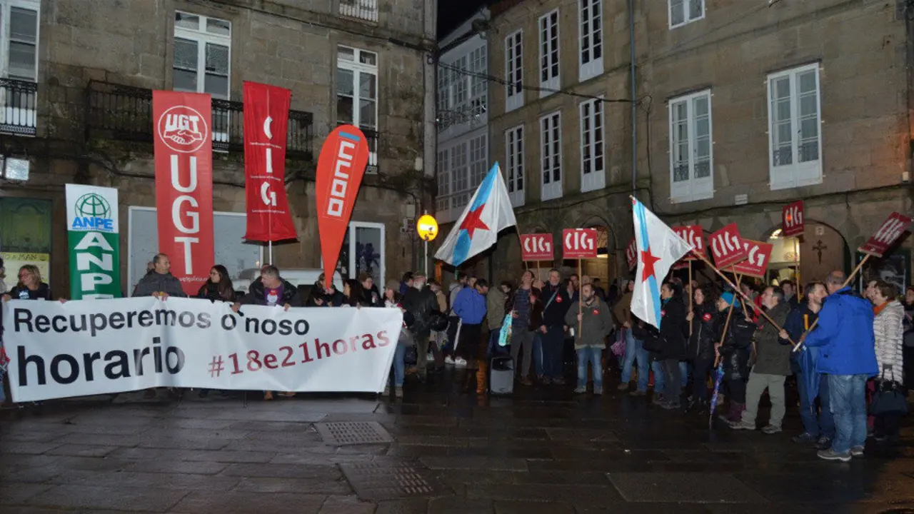 Protesta na Praza do Toural, en Compostela. CIG-ENSINO