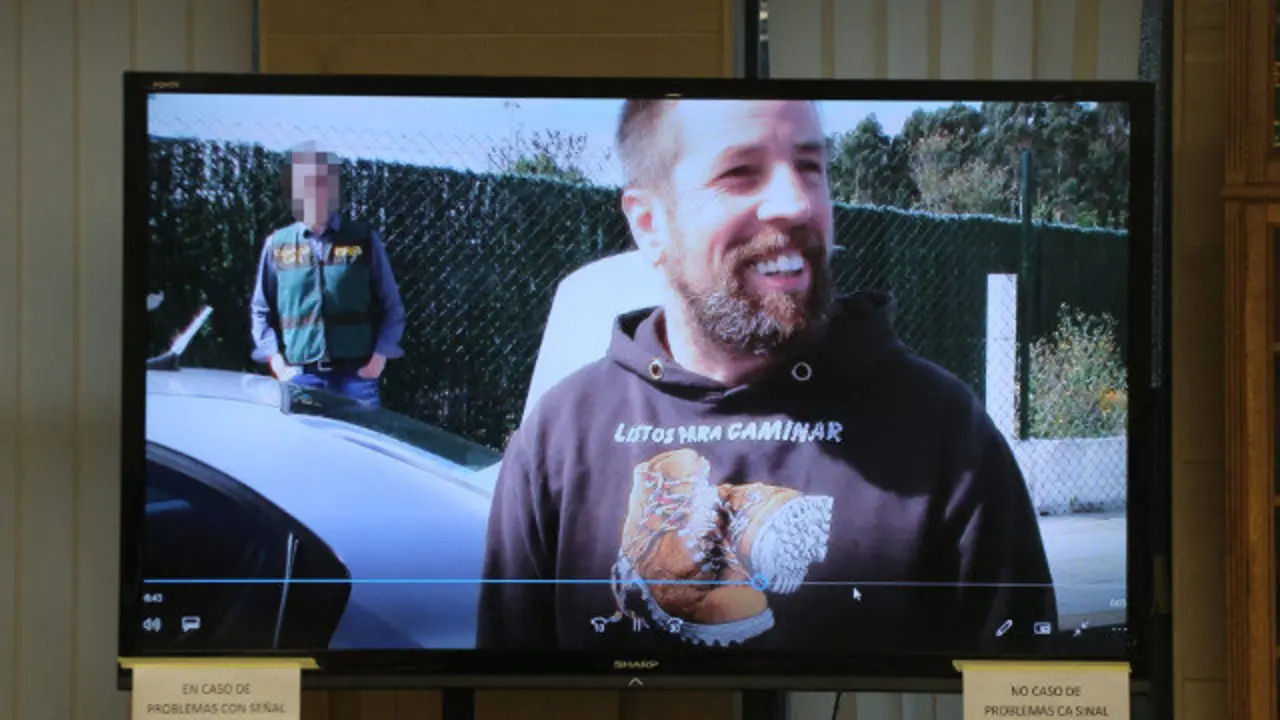 Abuín Gey no vídeo da reconstrución dos feitos. PEPE FERRÍN (AGN)