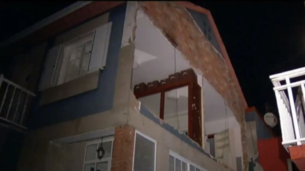 La explosión de gas dejó la casa sin varios tabiques. TVG