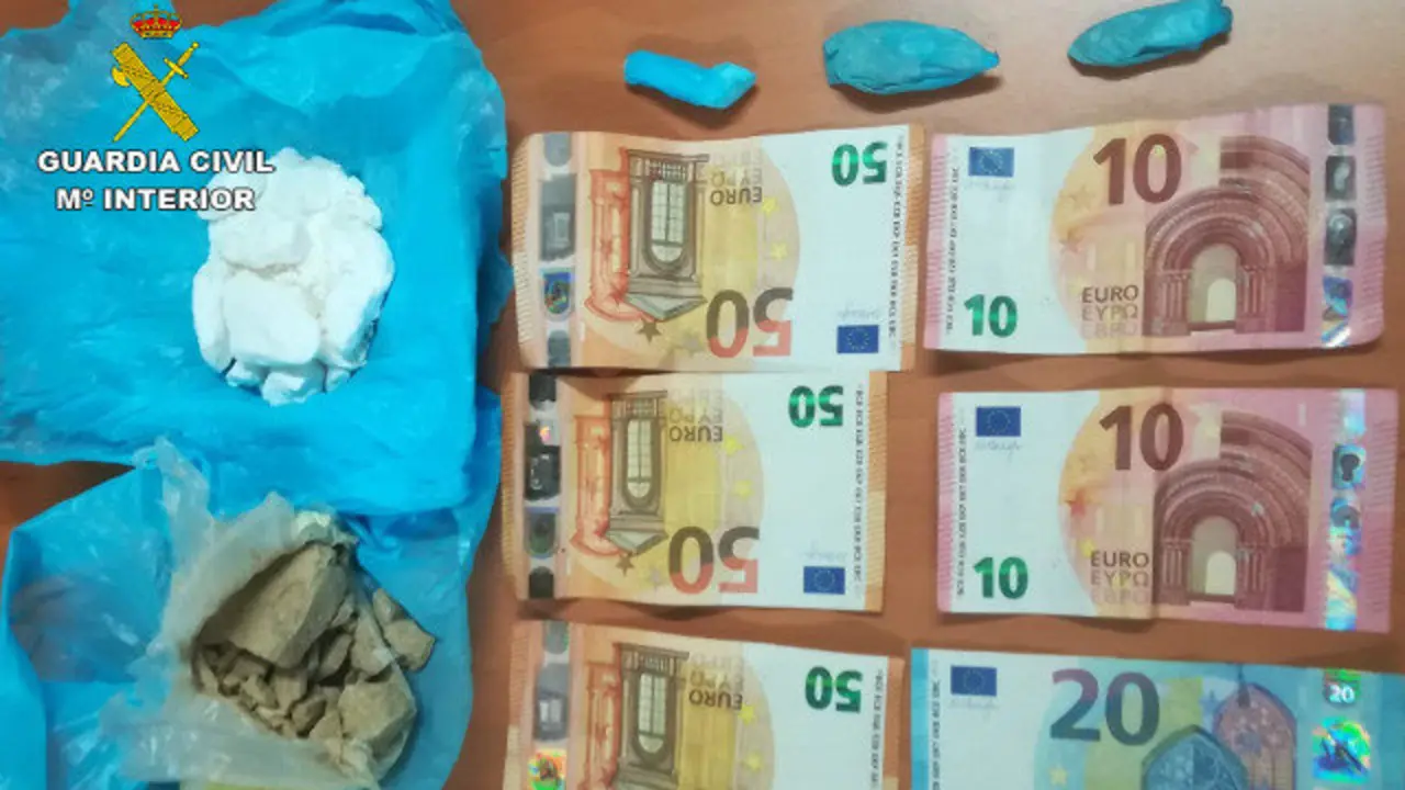 Dosis de cocaína y heroína incautadas en O Porriño. DP