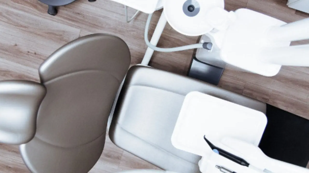 Consulta de un dentista. EP