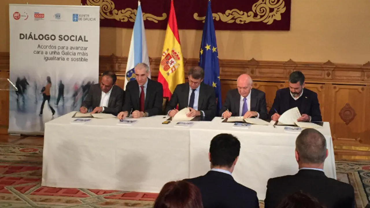 Xunta, sindicatos e CEG, na sinatura do acordo. AGN
