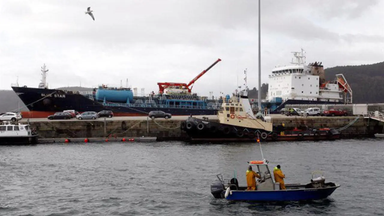 El Blue Star, en el muelle de Ferrol. KIKO DELGADO