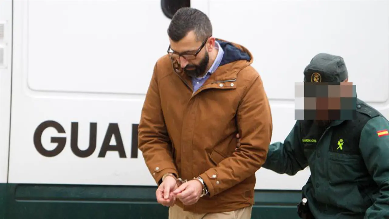 César Adrio, a su llegada a la Audiencia. SALVADOR SAS