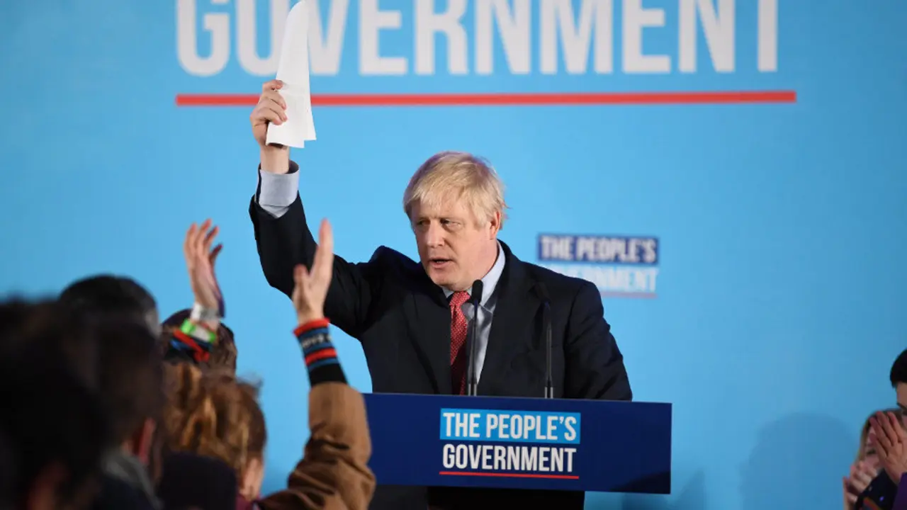 Comparecencia de Boris Johnson despu&eacute;s de conocerse el escrutinio. NEIL HALL (EFE)