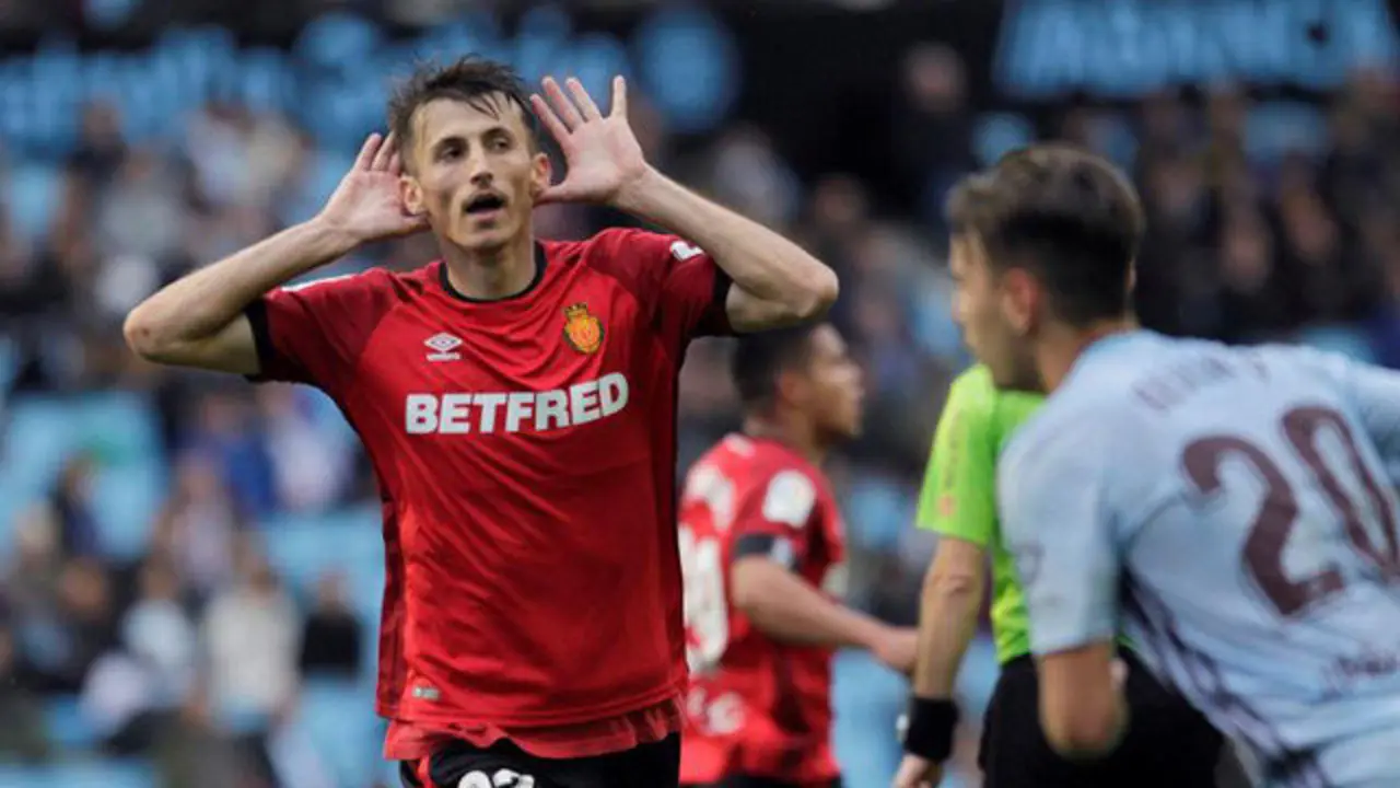 Budimir celebra su gol en Balaídos. SALVADOR SAS