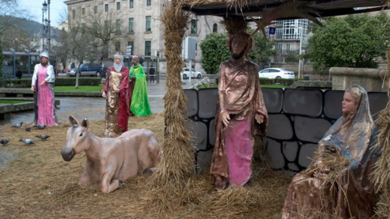 Vista dalgunhas figuras que compenen o Belén de Ourense. BRAIS LORENZO (EFE)