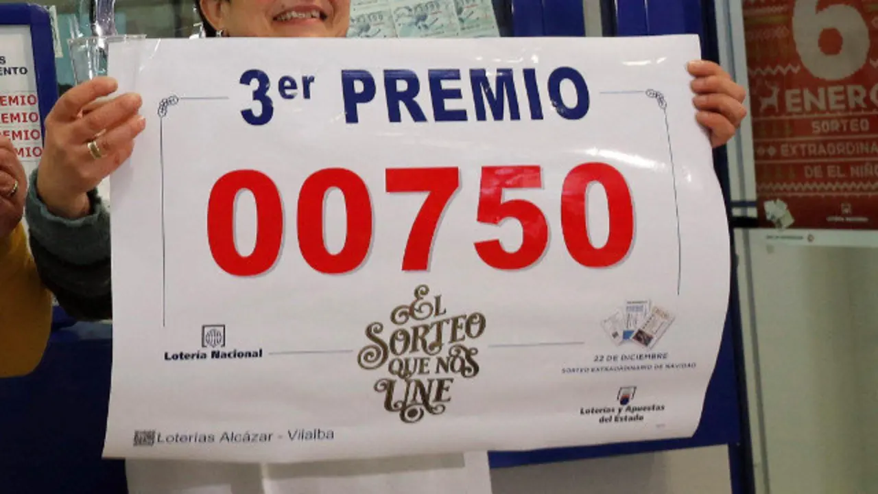 00750, o número agraciado co terceiro premio da Lotería de Nadal. EFE