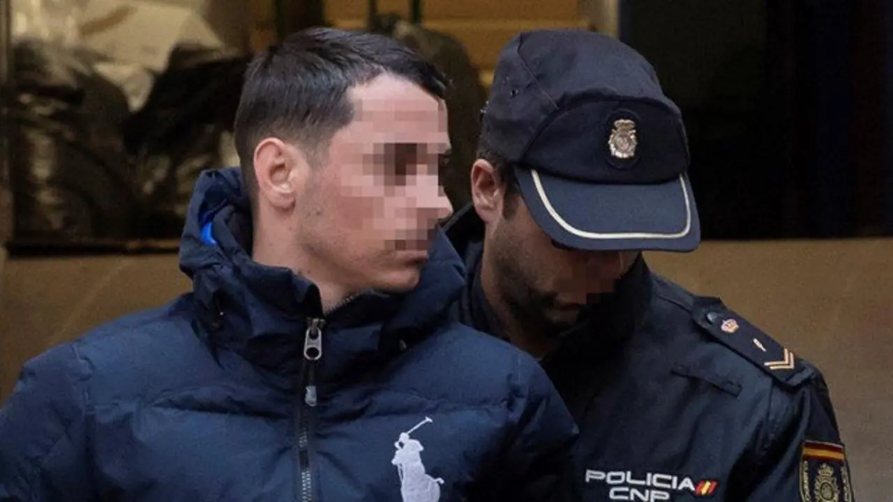 Uno de los tres jóvenes acusados de agredir sexualmente a tres hermanas estadounidenses en Murcia. EFE