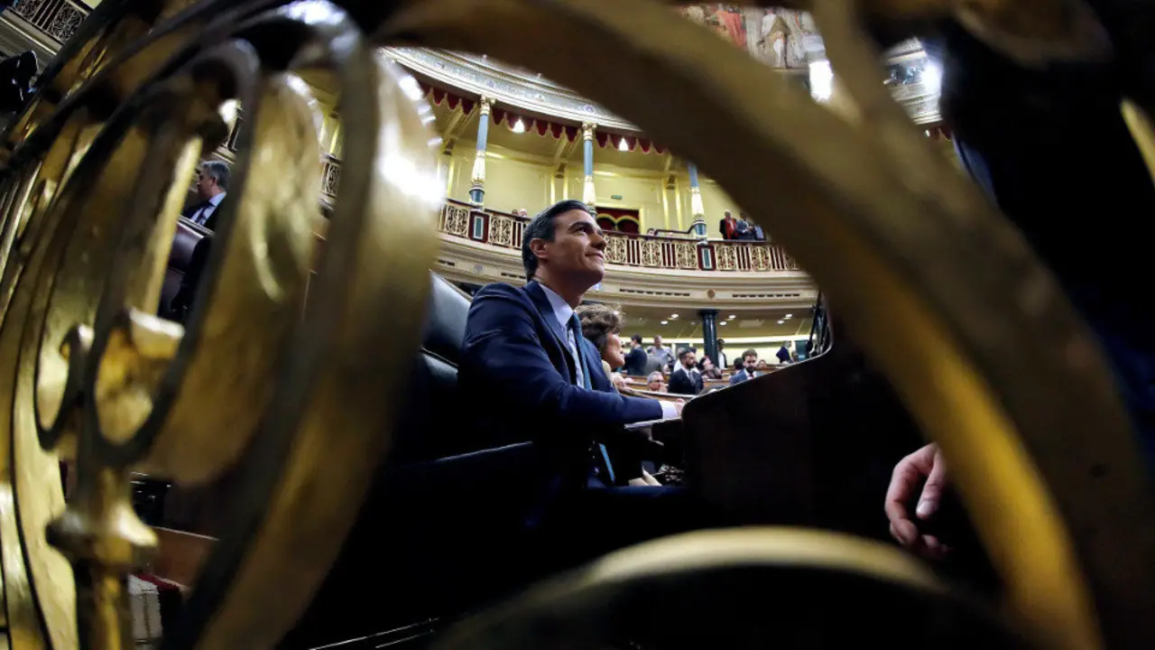 Pedro Sánchez, en el Congreso durante el debate de su investidura. EFE