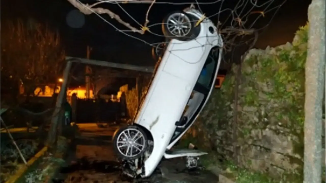 Aparatoso accidente en Valga. TVG