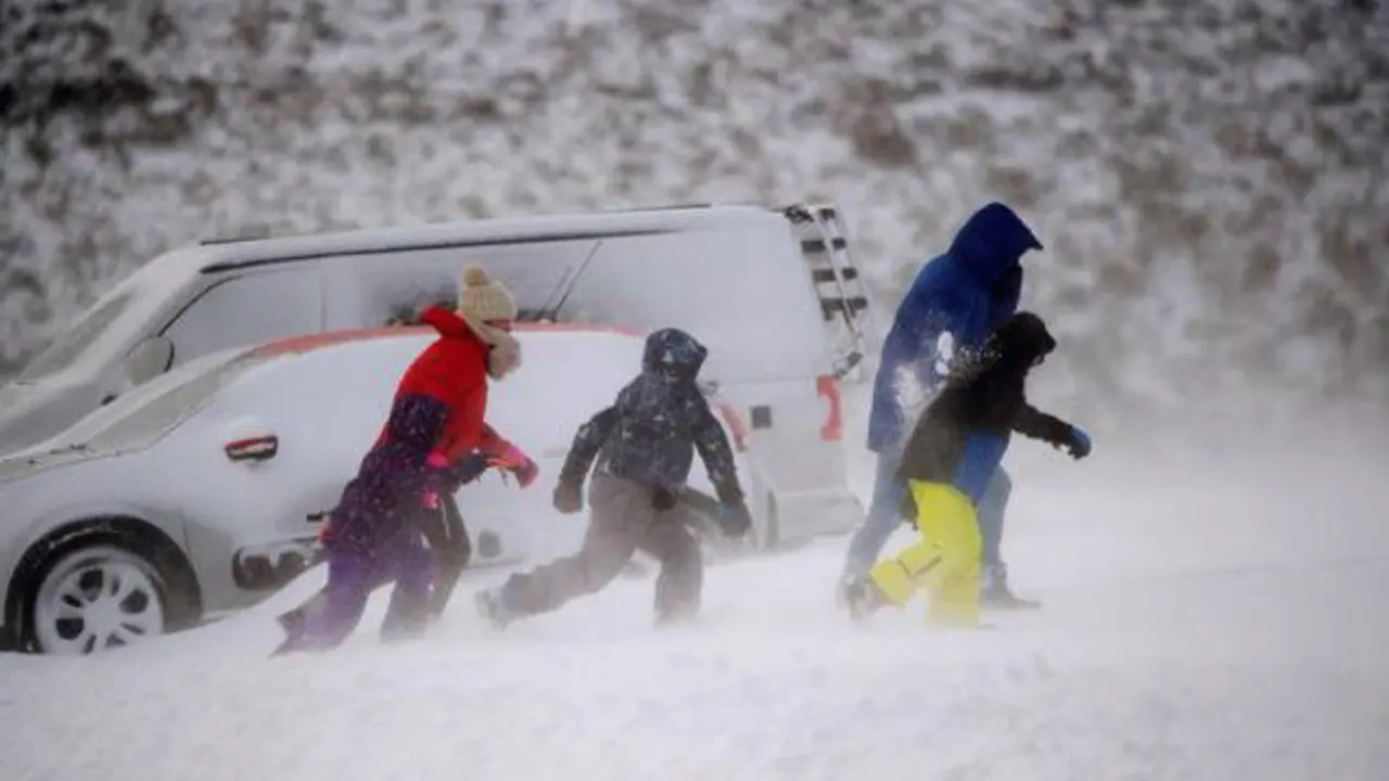 El temporal ha cubierto de nieve buena parte de la geografía peninsular EFE