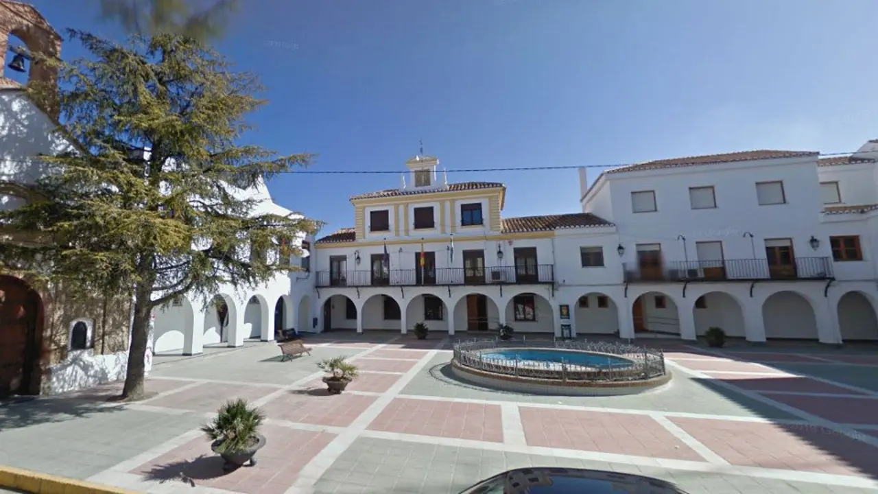 El Ayuntamiento de Caniles, que ha convocado una concentración de repulsa contra el asesinato machista. GOOGLE MAPS