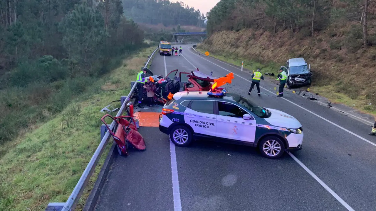 Los vehículos implicados en el accidente. GUARDIA CIVIL