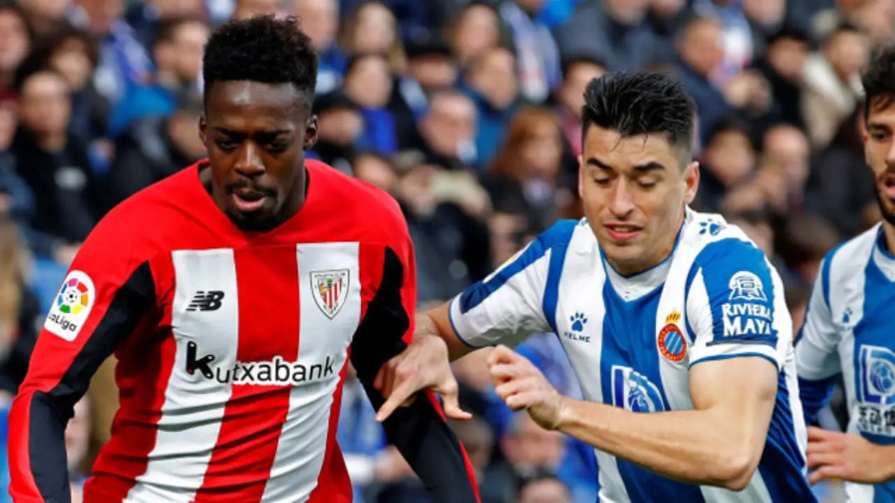 Iñaki Williams, durante en el partido contra el Espanyol.TONI ALBIR (Efe)