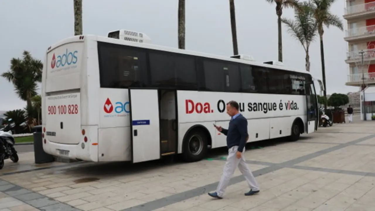 Unha unidade móbil da Axencia de Doazón de Órganos e Sangue. DP