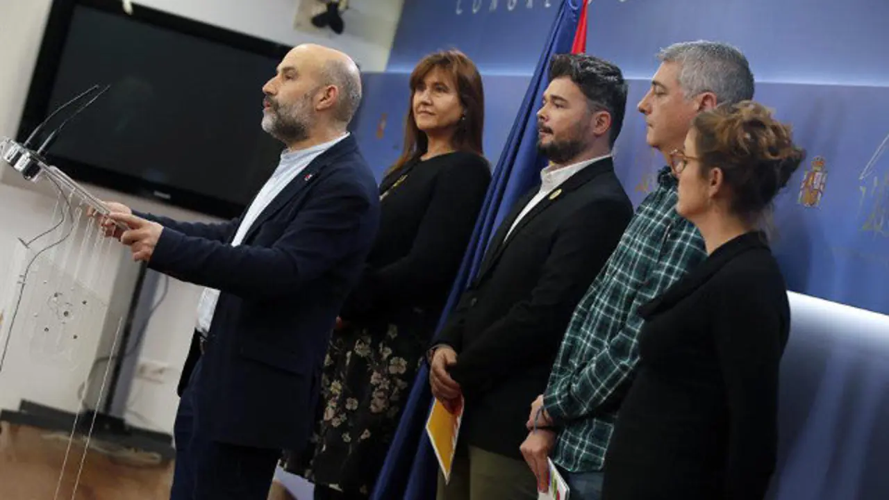 Néstor Rego, durante la lectura del documento JAVIER LIZÓN