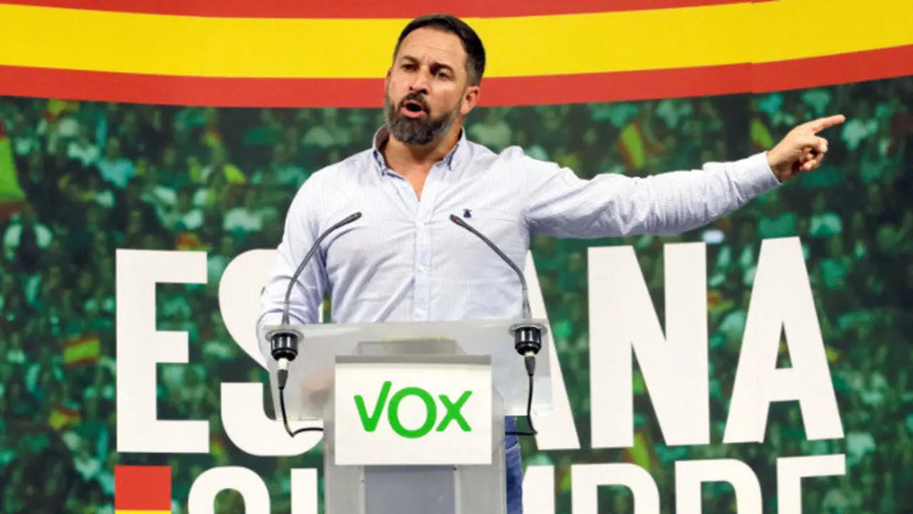 El presidente de Vox, Santiago Abascal, durante un mitin en la localidad almeriense de Aguadulce. EFE