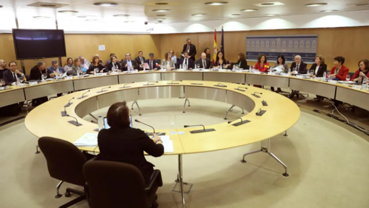 Representantes de ministerio y comunidades en la reunión del Consejo de Política Fiscal y Financiera. EFE