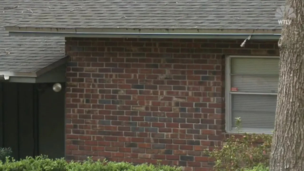 A casa onde se atoparon os frascos, en Florida. WTLY