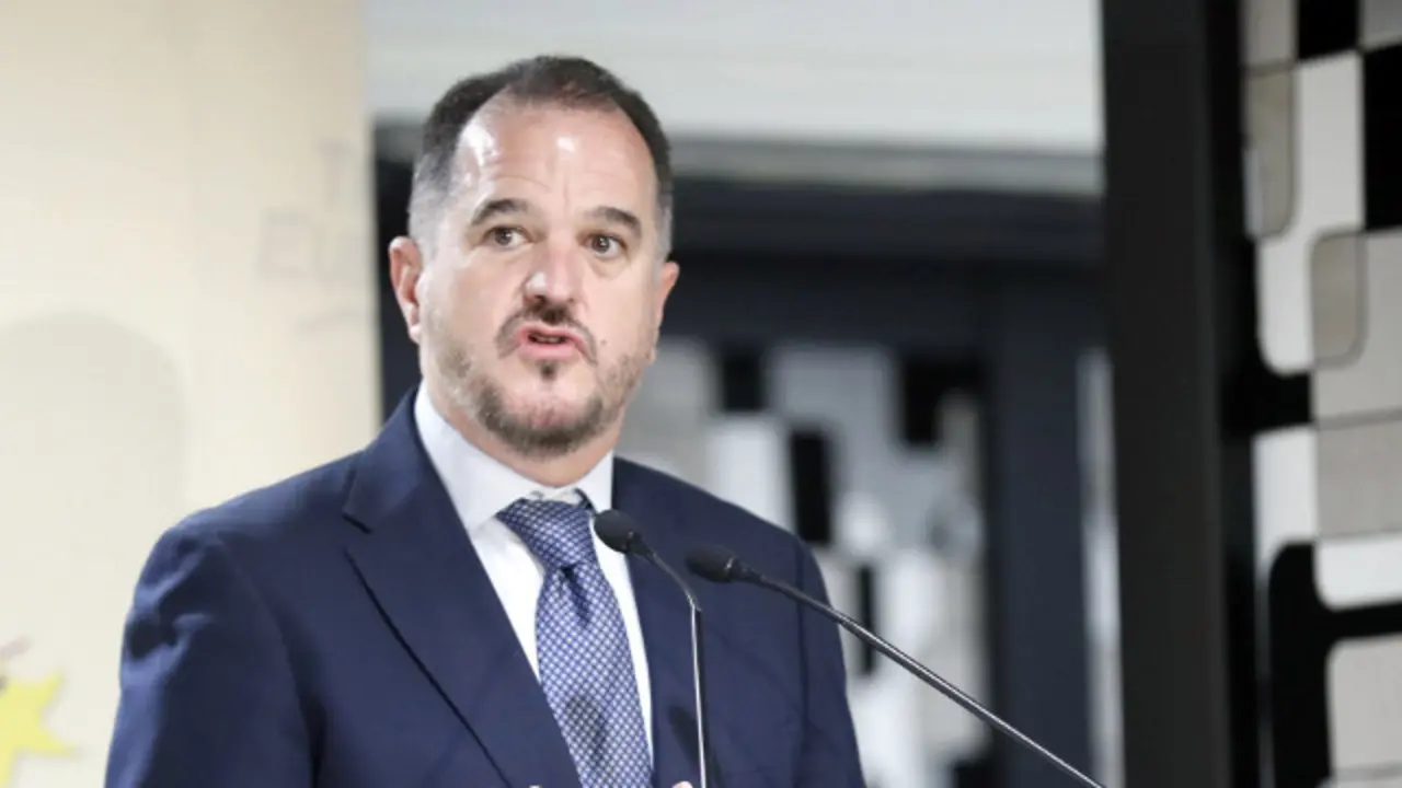 Carlos Iturgaiz. LUIS TEJIDO