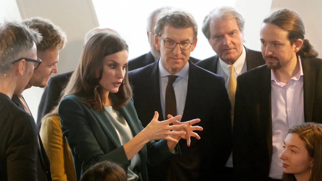 La reina Letizia, Feij&oacute;o y Pablo Iglesias. CABALAR