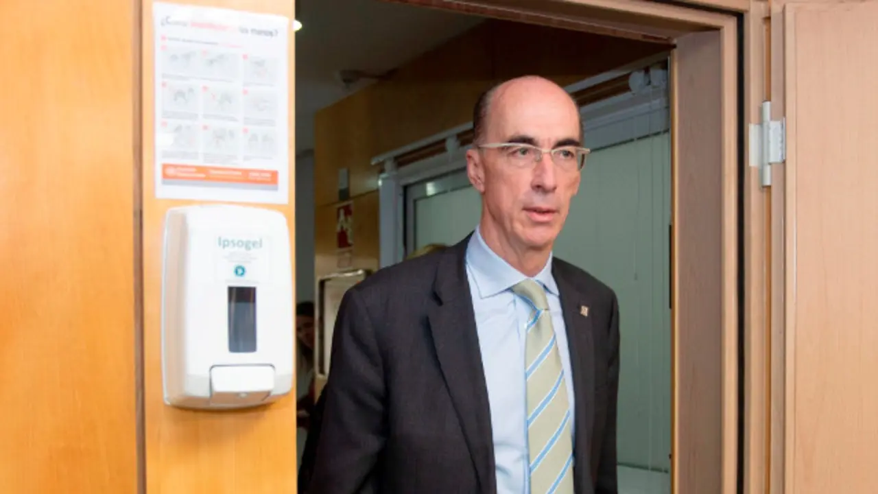 Almuiña visita a Xefatura Territorial de Sanidade para o seguimento do dispositivo de vixilancia epidemiolóxica. CABALAR (EFE)