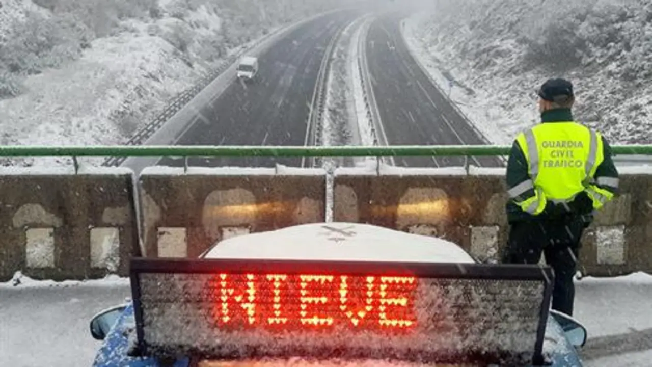 La cota de nieve se situará entre los 800 y los 1.000 metros. GUARDIA CIVIL