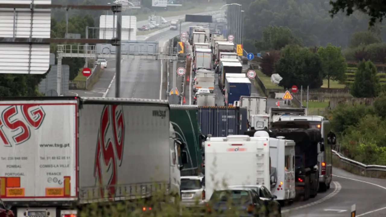 Controles fronterizos con Potugal.  Puente sobre el Miño Tuy-Valenza