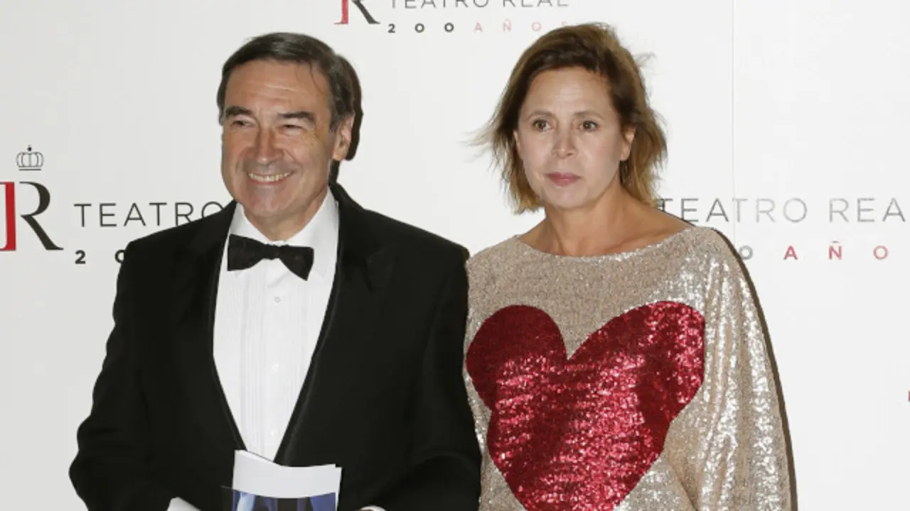 Pedro J. Ramírez y Ágatha Ruiz de la Prada. EFE