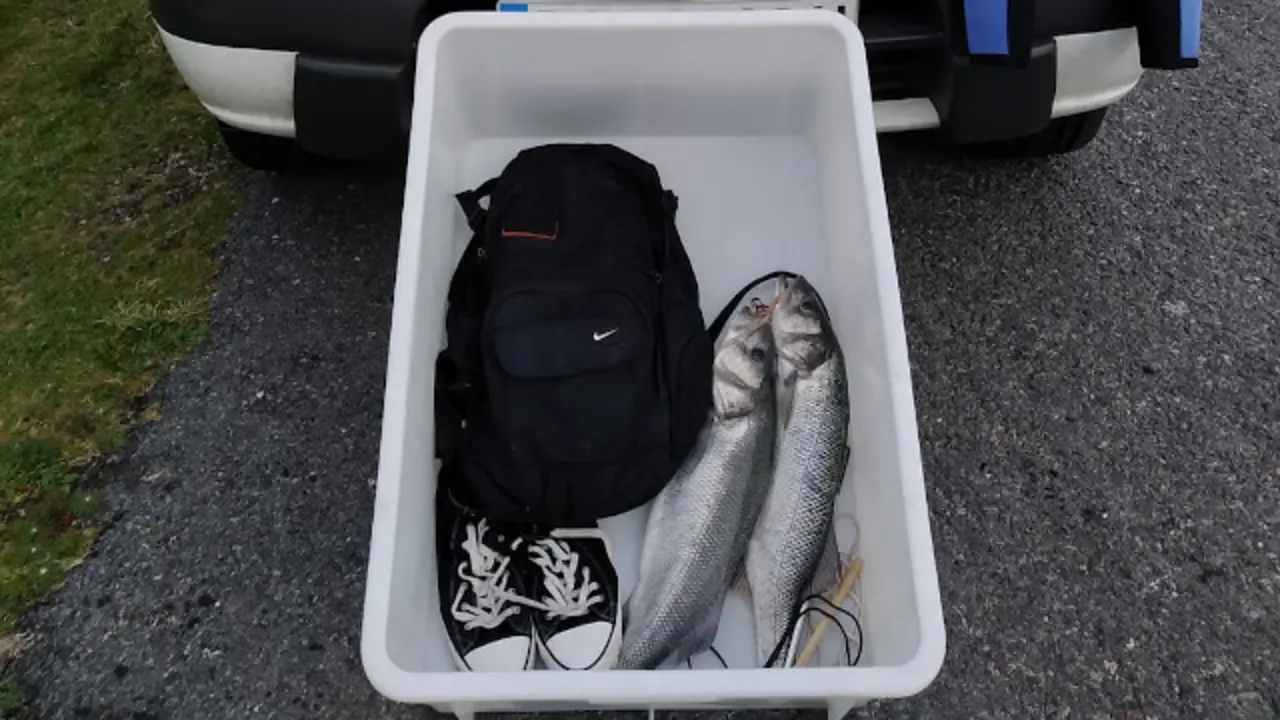 Efectos intervenidos al pescador-portada. EP