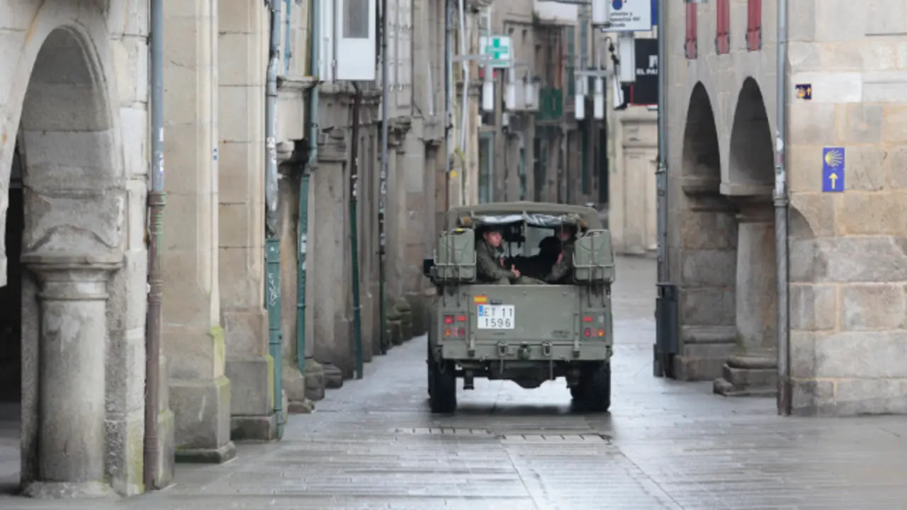Efectivos da Brilat este xoves en Pontevedra. GONZALO GARCÍA
