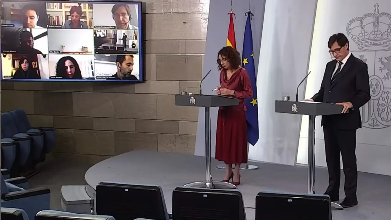 Los ministros Montero e Illa. EFE