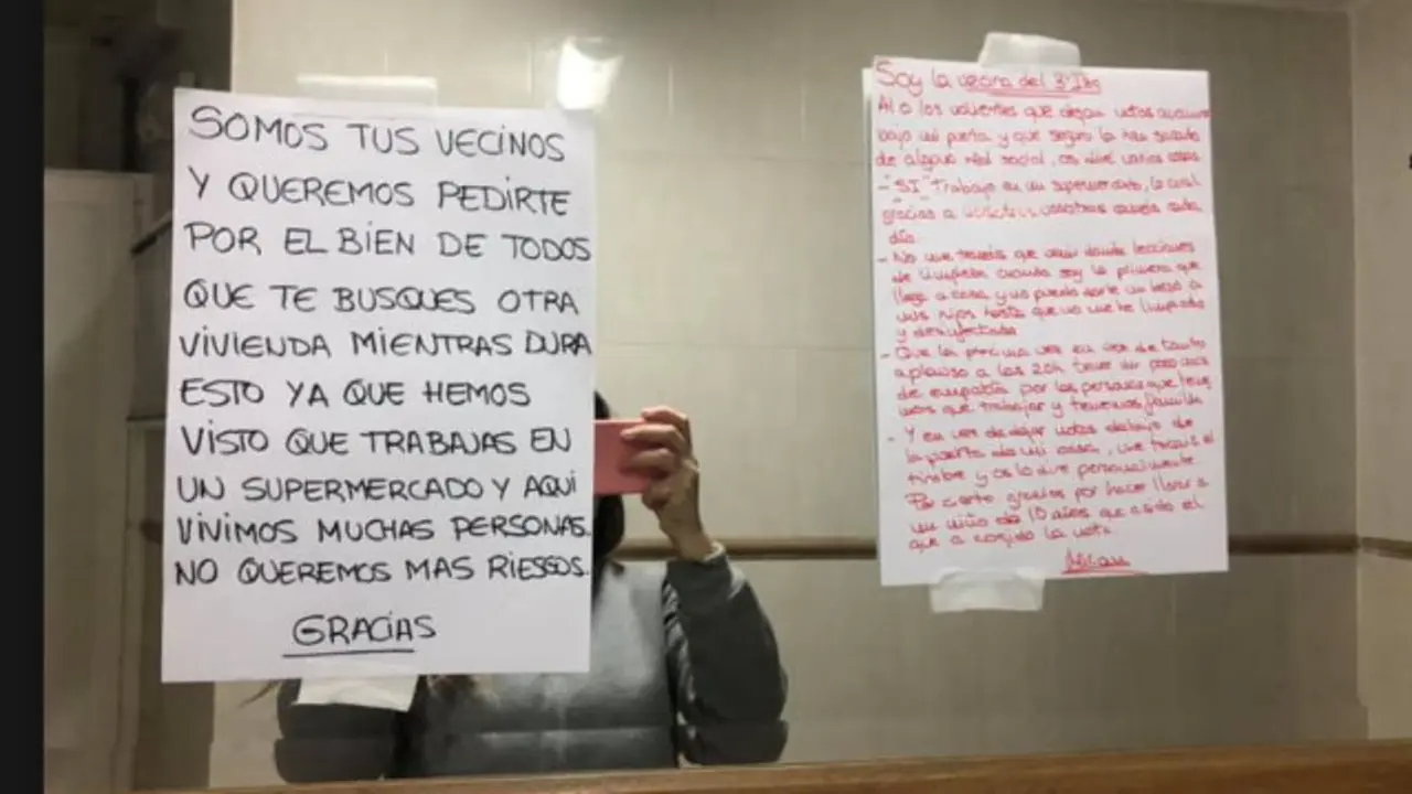 Fotografía de las notas, tomada por Miriam Armero.FACEBOOK