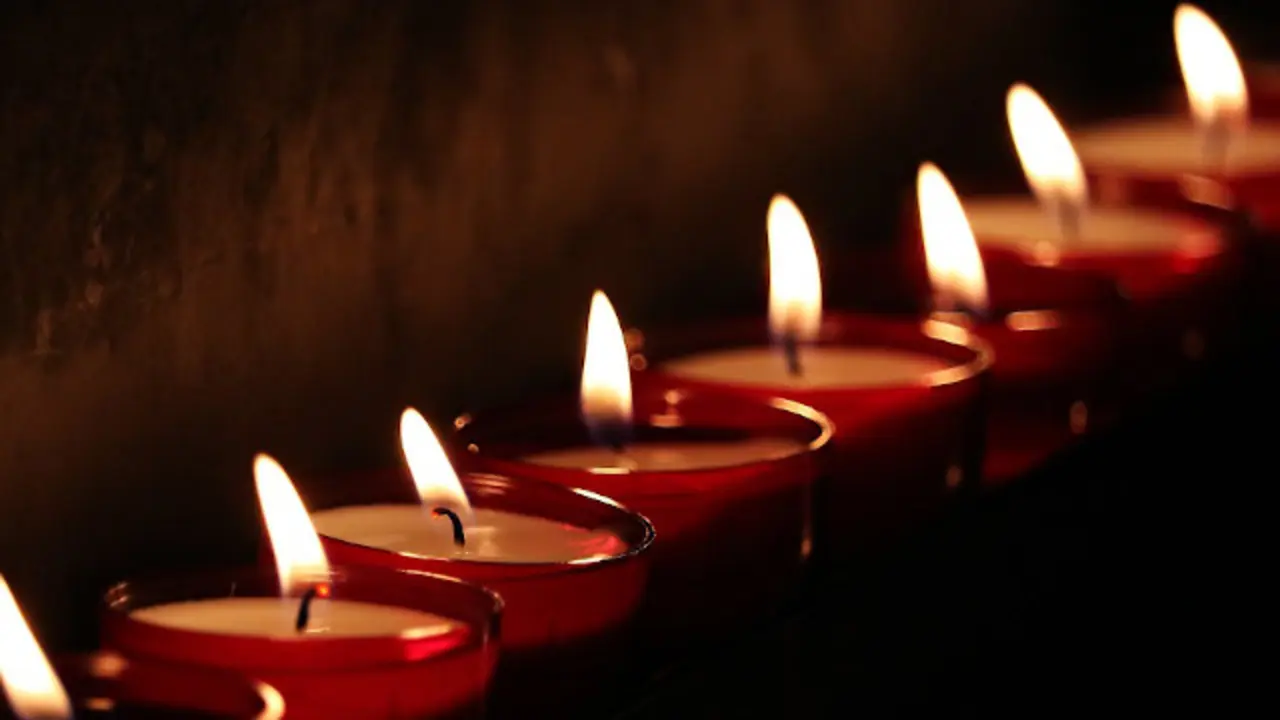 Velas nunha igrexa. PIXABAY