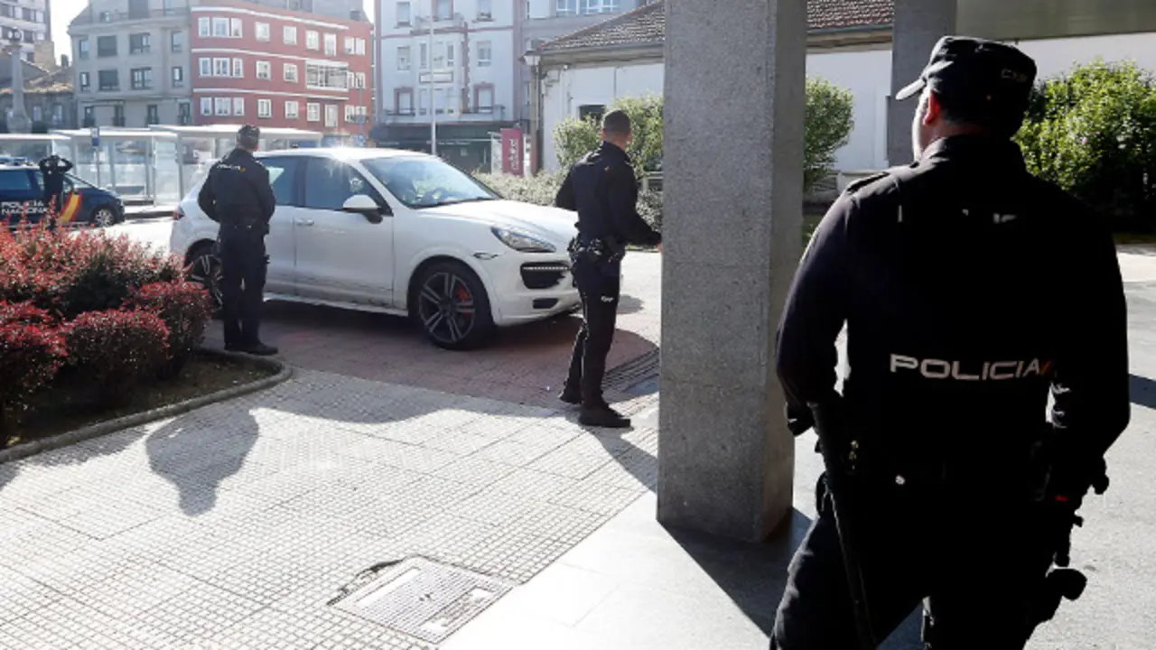 javi pasa adisposicion judicial hombre que retuvo a punta de escopeta a su mujer. juzgados de vilagarcia de arousa