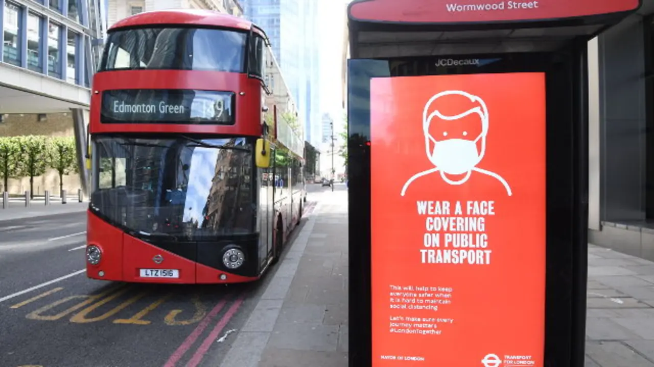 Una estampa londinense.FACUNDO ARRIZABALAGA (EFE)