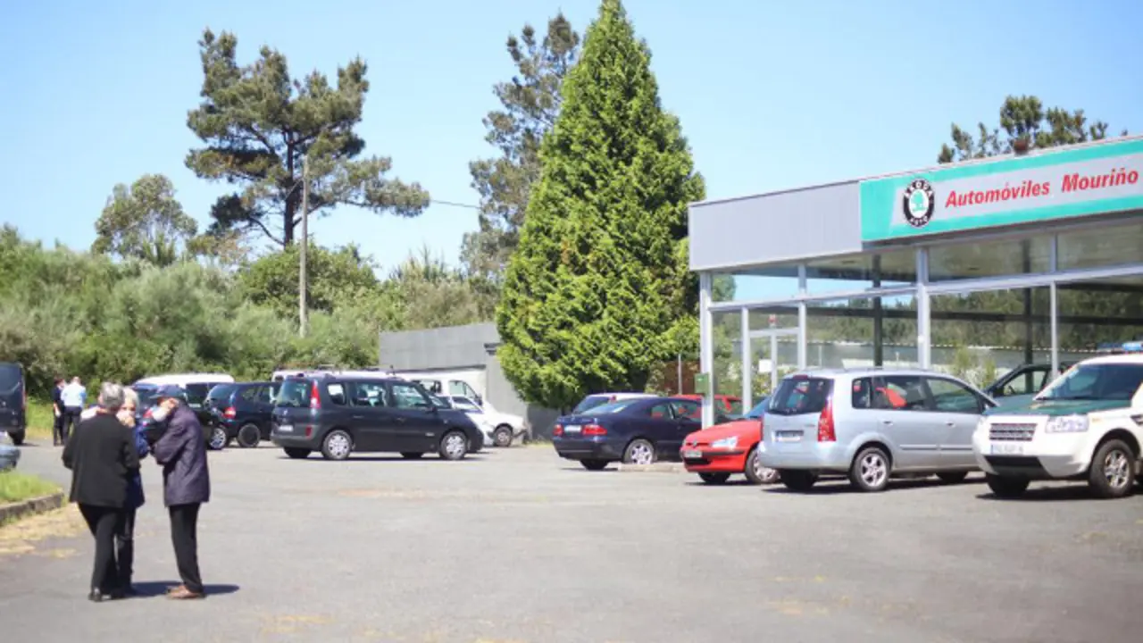 El taller de A Estrada en el que se produjo el sucesos. PATRICIA FIGUEIRAS