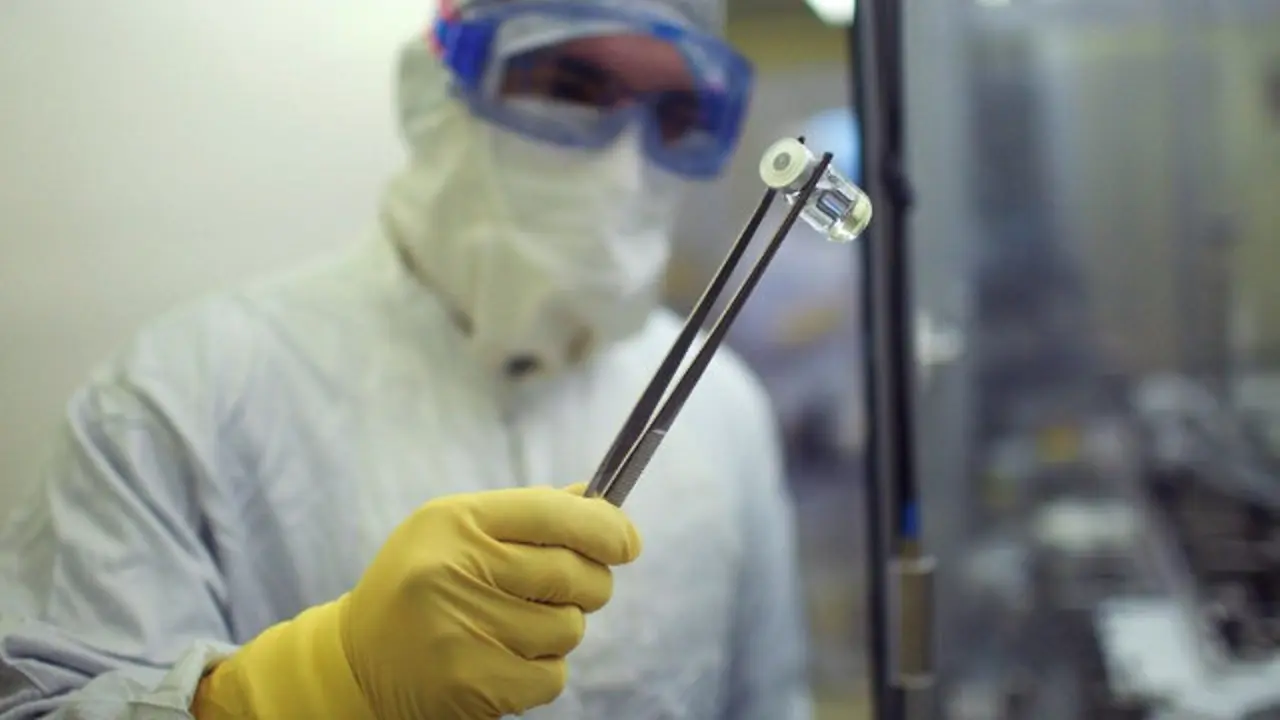 Mostra dun posible vac&uacute;a contra o Covid-19.EFE