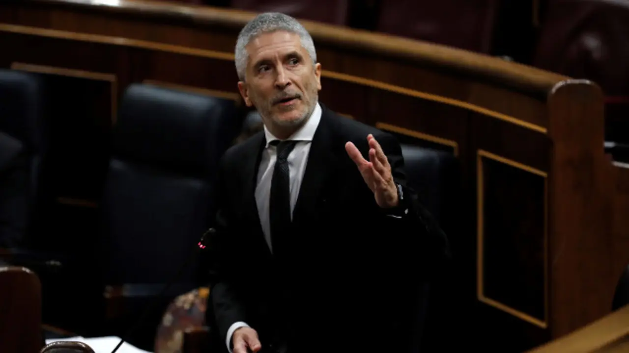 Fernando Grande-Marlaska en la sesión de este miércoles en el Congreso. CHEMA MOYA (EFE)