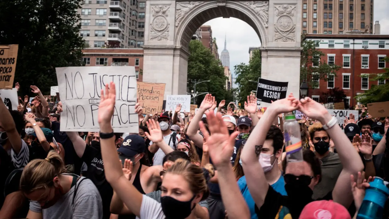Participantes en la manifestación en Washington de este sábado. ALBA VIGARAY (EFE)