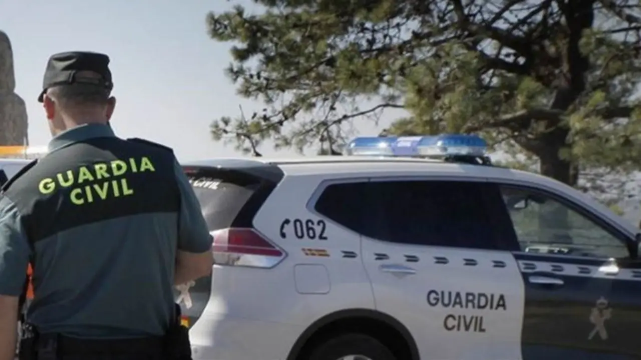 Generated by  IJG JPEG Library