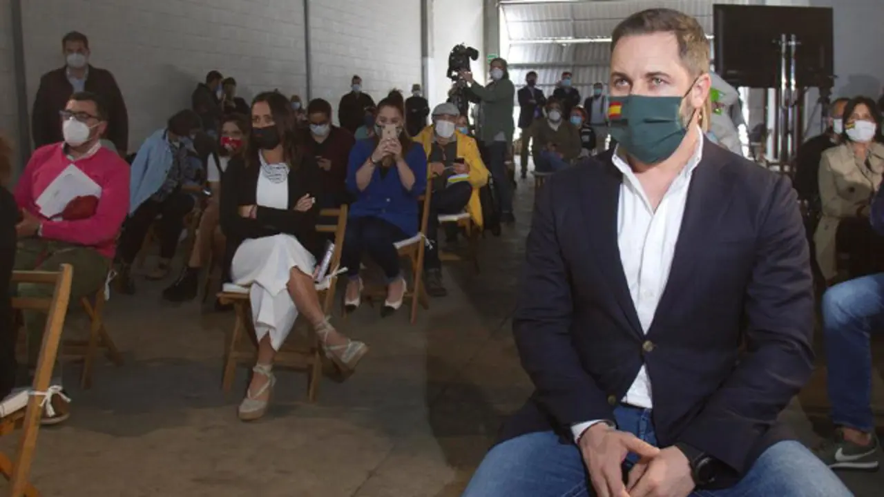 Abascal, en el encuentro en una nave de Mos. SALVADOR SAS