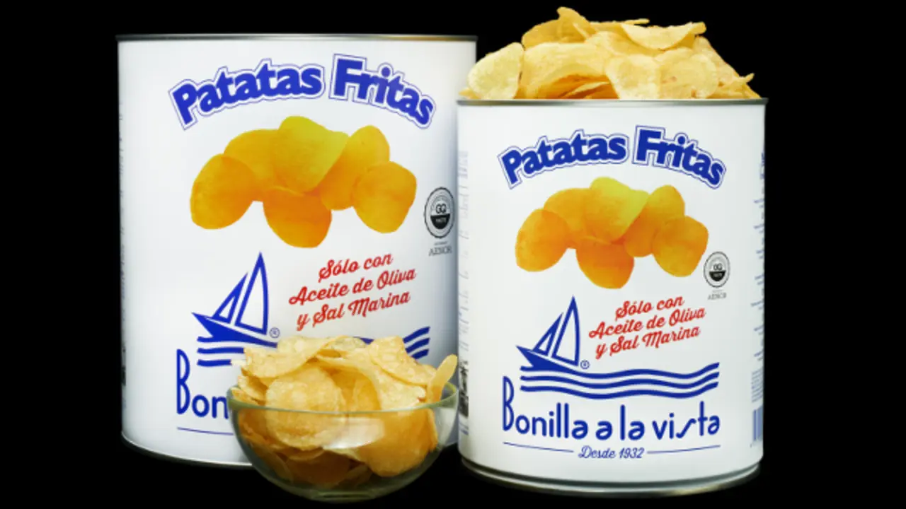 Las dos latas de patatas de la marca. BONILLA