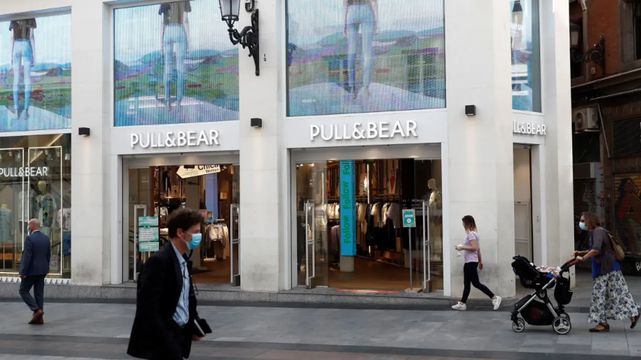 Tienda de Pull & Bear. EFE