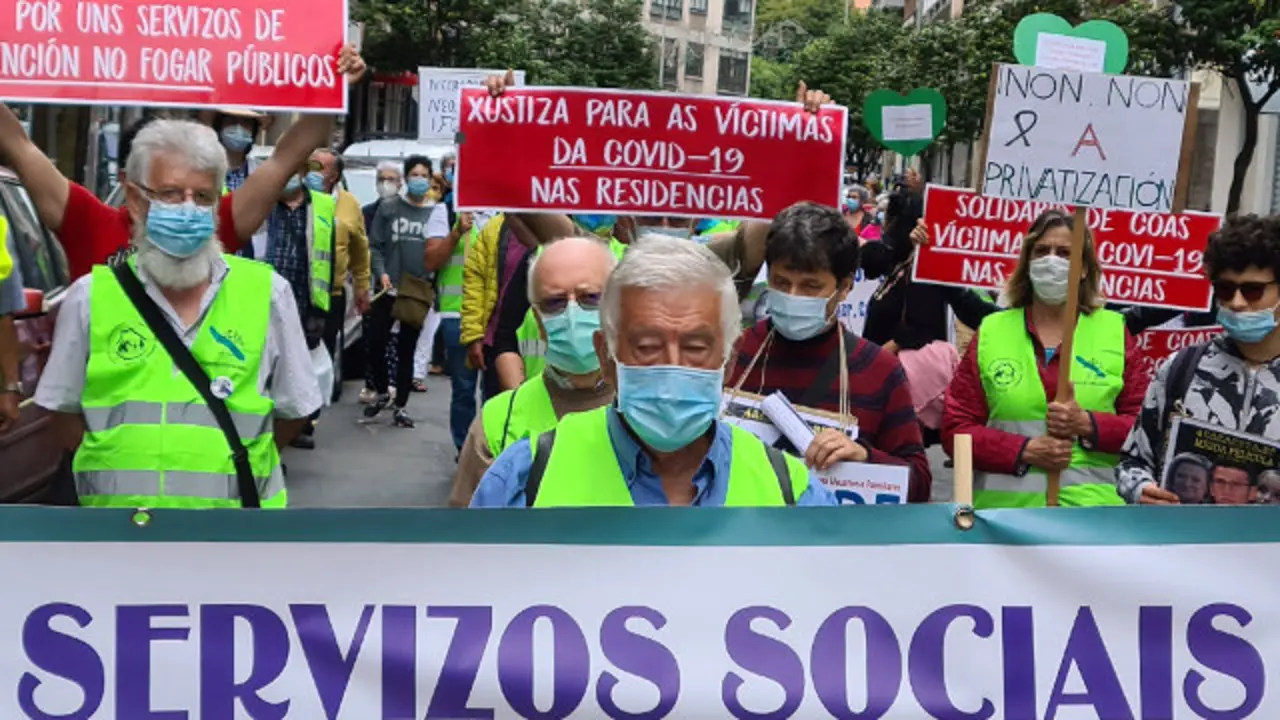 Manifestacion en defensa dos Servizos Sociais. PEPE FERRÍN (AGN)